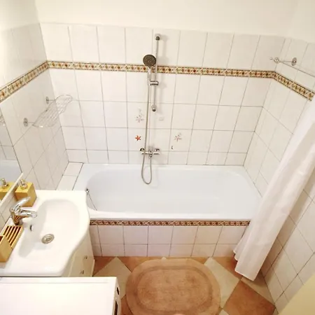 Апартаменты Cosy Castle *
