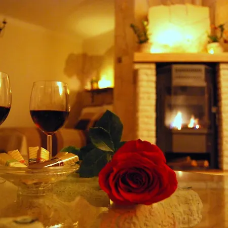 Cosy Castle Апартаменты *